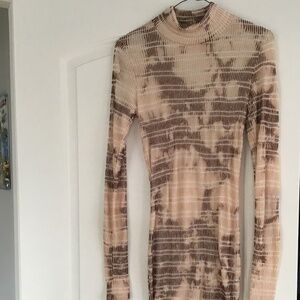 Lulus lightweight sweater dress Long sleeves fitted Size XS